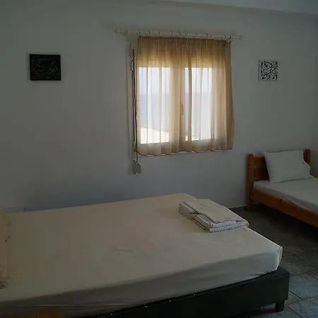 Agia Fotia בית הארחה 2*